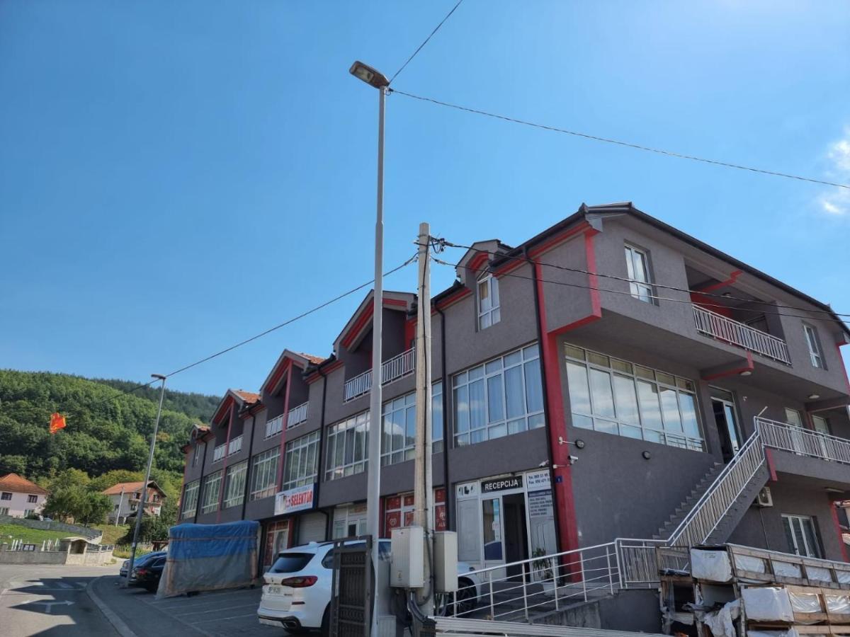 Apartmani Selektor 比耶洛波列 外观 照片