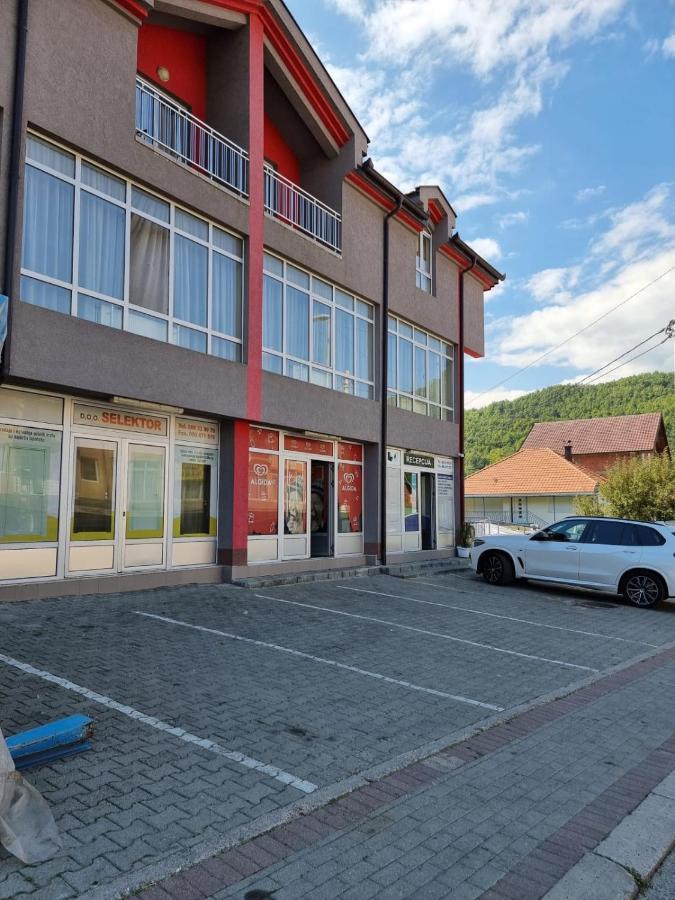 Apartmani Selektor 比耶洛波列 外观 照片